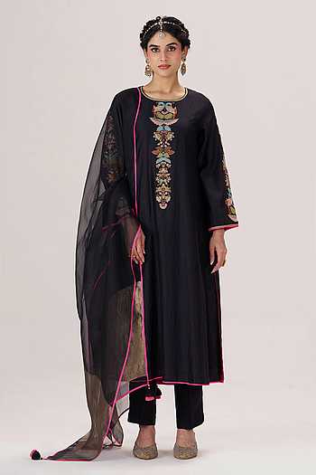 Leher Embroidered Kurta Set