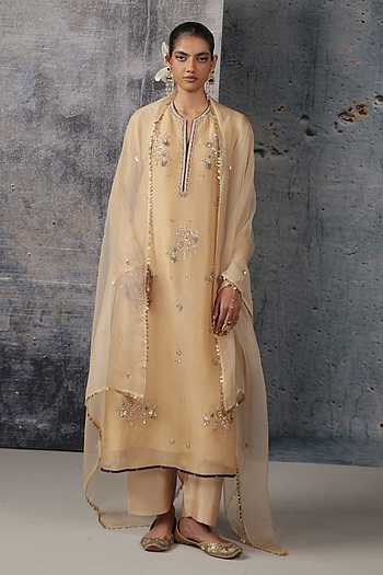 Phool Embroidered Kurta & Pant Set