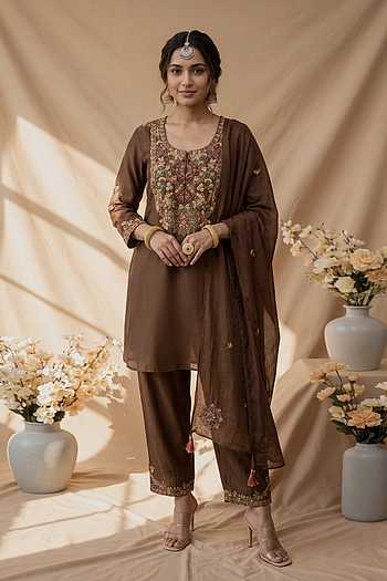 Embroidered Floral Panelled Kurta Set