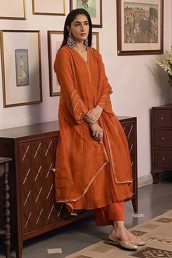 Hand Embroidered Silk Chanderi Kurta Set