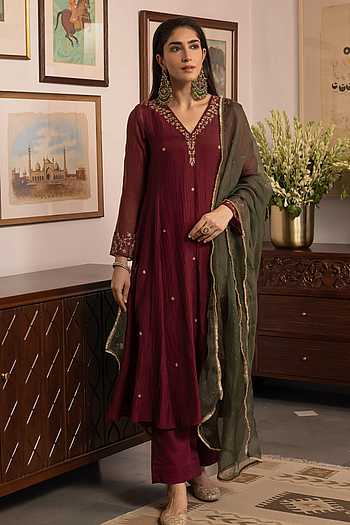 Hand Embroidered Kurta Pant Set