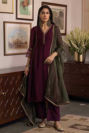 Hand Embroidered Kurta Set