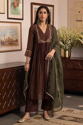 Zari Hand Embroidered Kurta Set