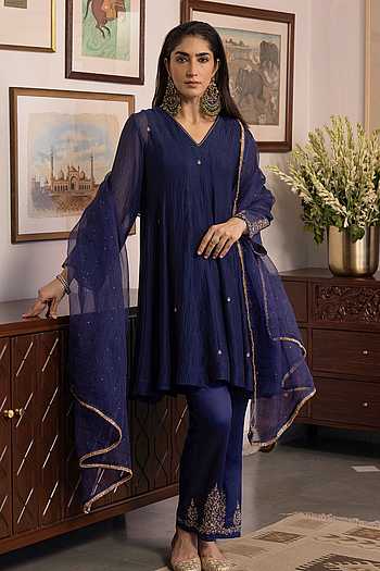 Hand Embroidered Silk Chanderi Kurta Set