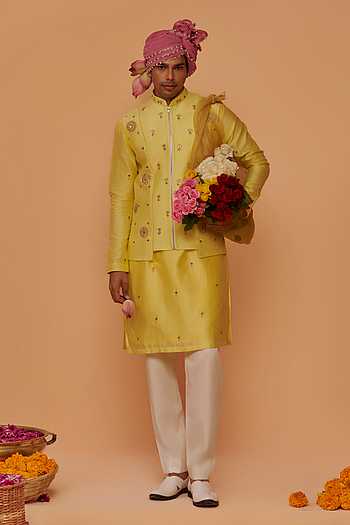 Embroidered Bundi & Kurta Set