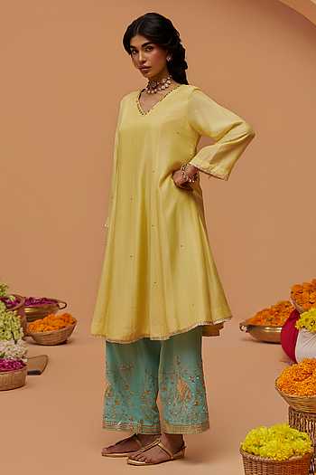 Neckline Embroidered Kurta & Pant Set
