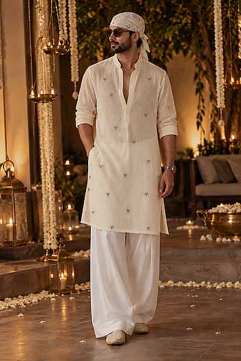 Embroidered Kurta & Dhoti Pant Set