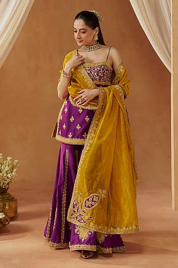 Najma Embroidered Kurta Set