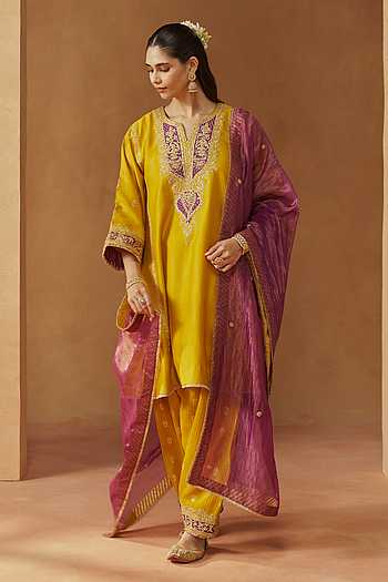 Maahgul Silk Chanderi Embroidered Kurta Set
