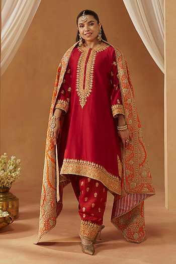 Zeenal Embroidered Kurta Set