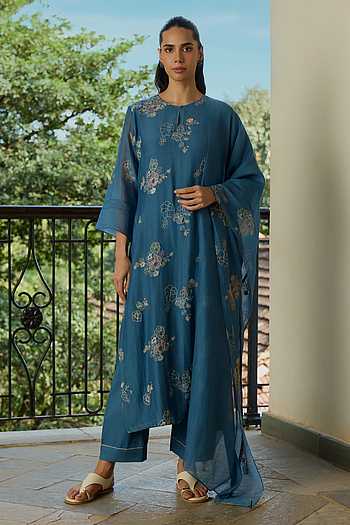 Thread Embroidered Kurta Set