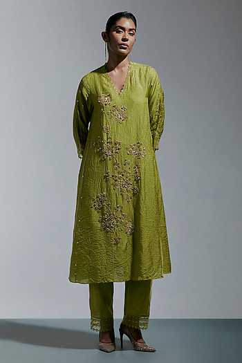 Henna Embroidered Kurta & Pant Set