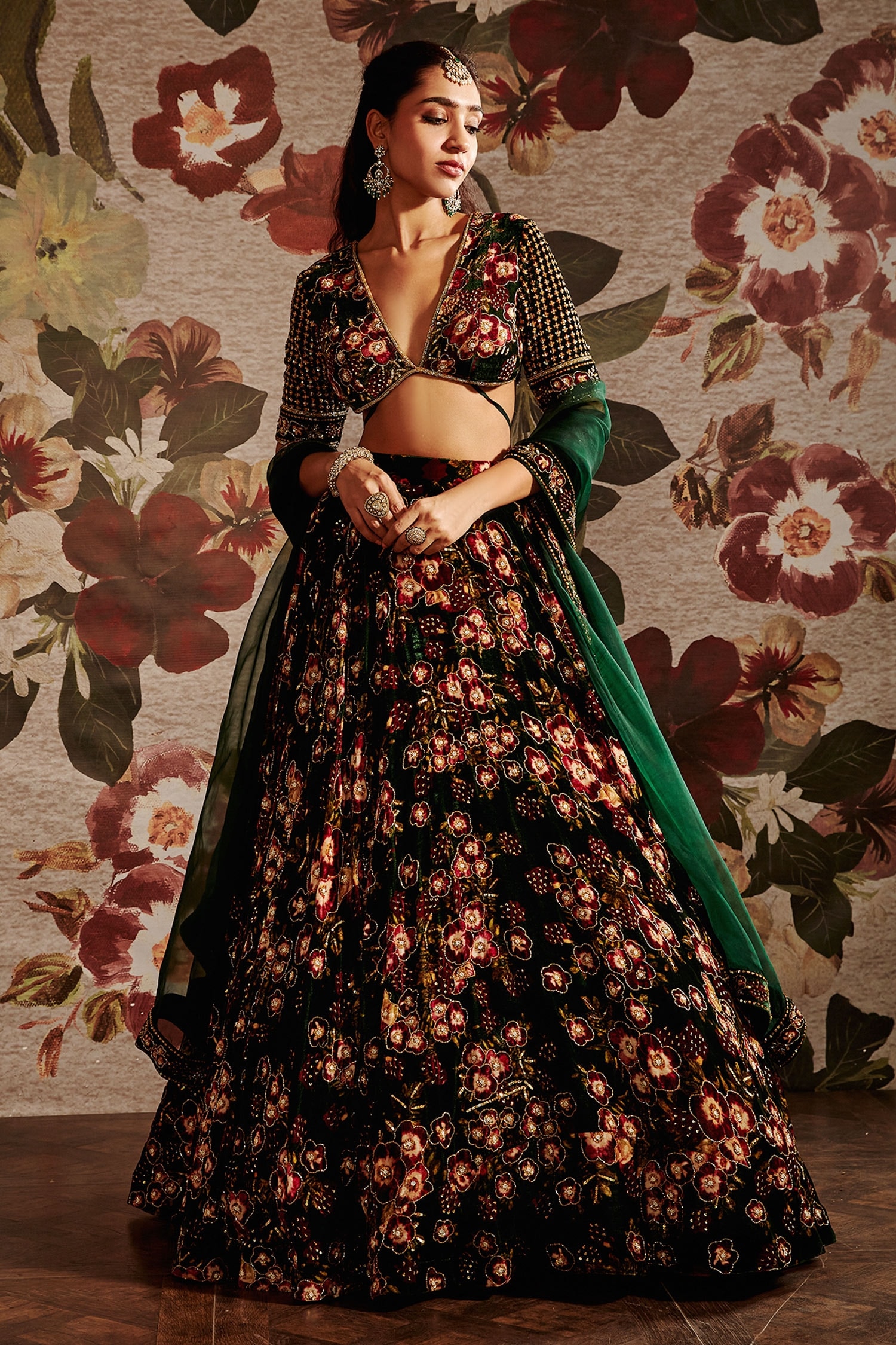Sabyasachi Mukherjee - Indian Couture Week 2014 - Black and white lehenga -  Indian Couture #thecrimsonbride: | India fashion, Indian fashion, Indian  designer wear
