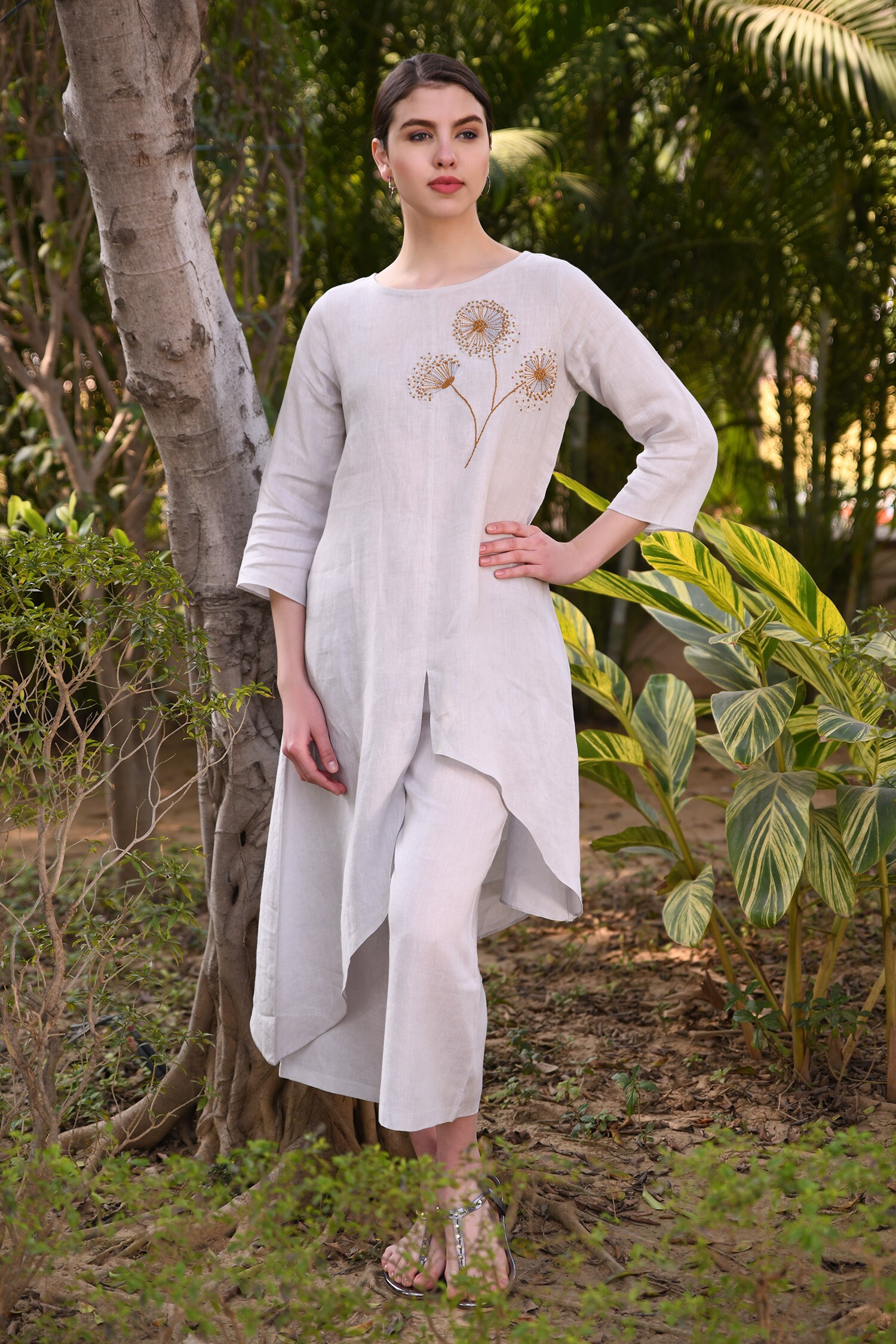 Buy Hand Embroidered Linen Asymmetric Kurta by Linen Bloom at Aza Fashions