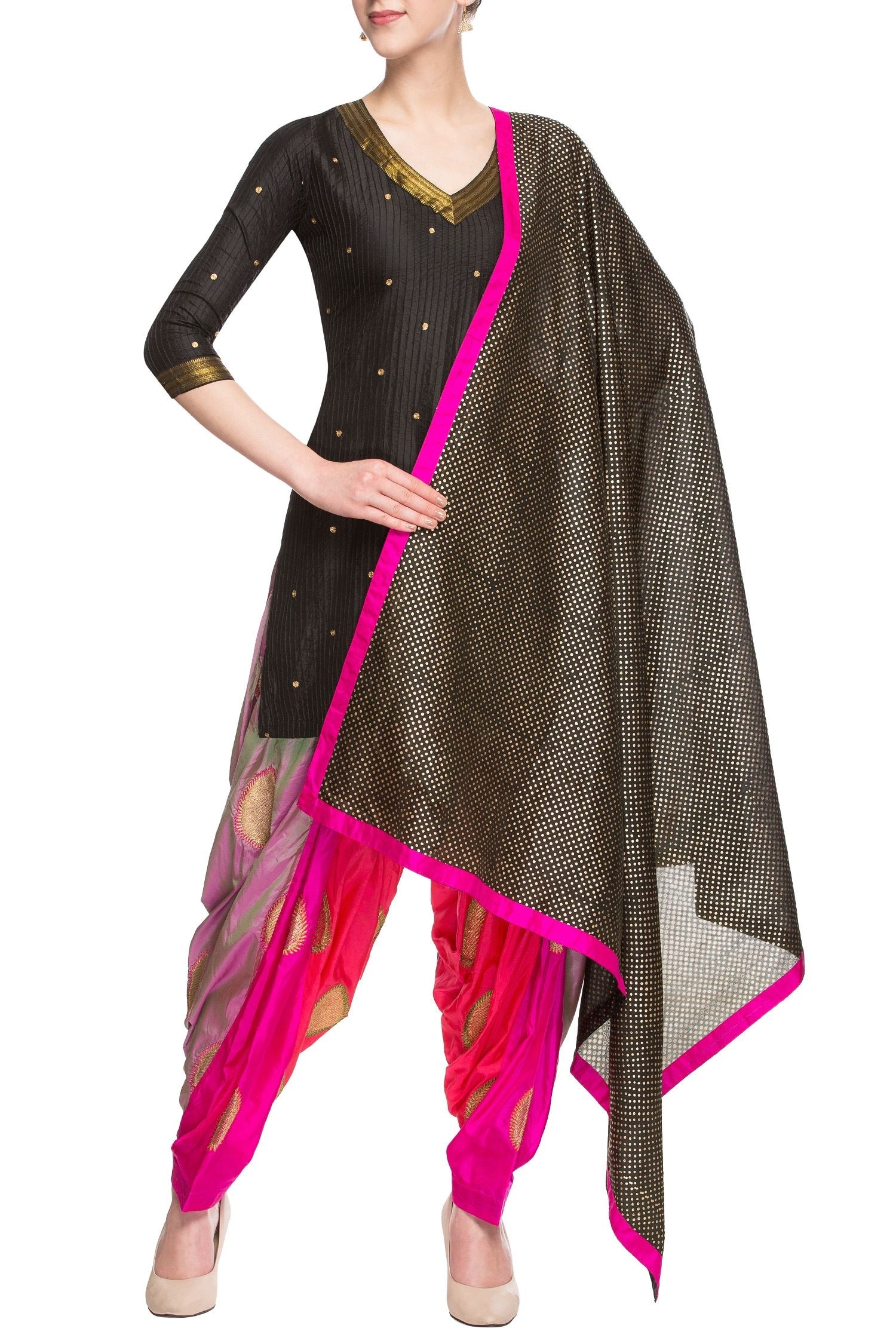 Latha Puttanna Pink And Black Embellished Kurta Set