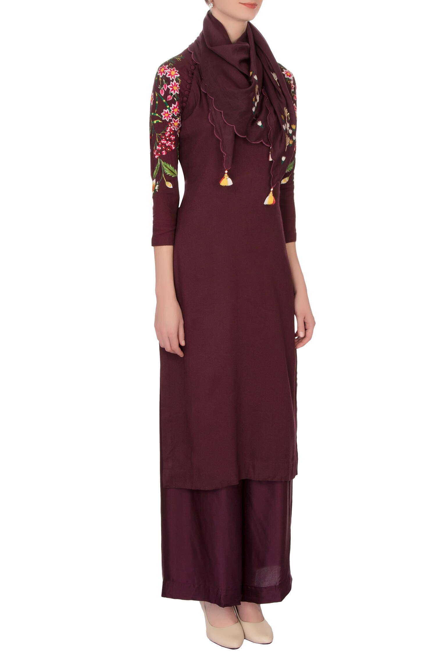 Buy Linen Kurta Set by Desert Shine by Sulochana Jangir at Aza Fashions