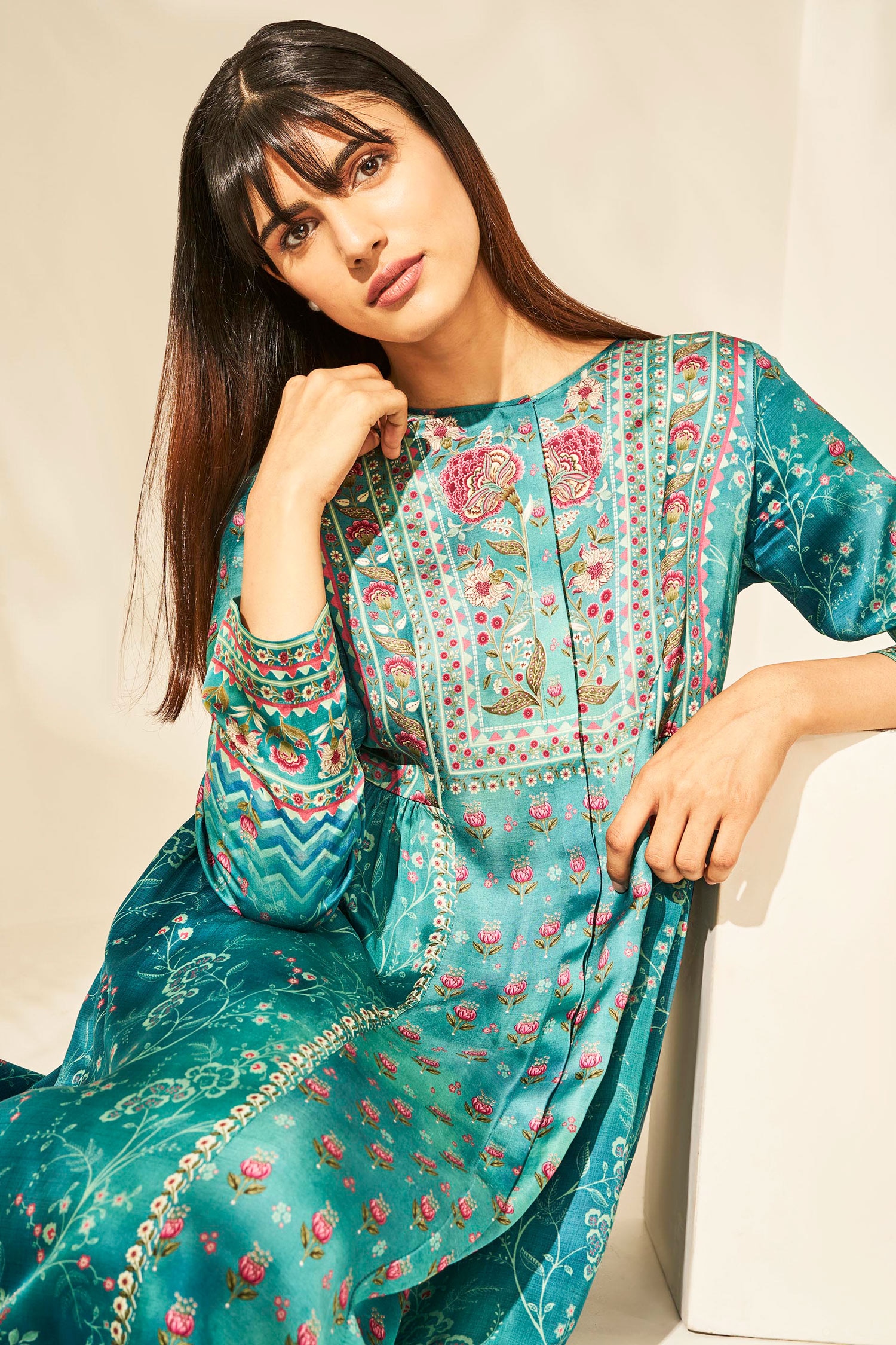 Buy Anita Dongre Pankhuri Kaftan Online | Aza Fashions