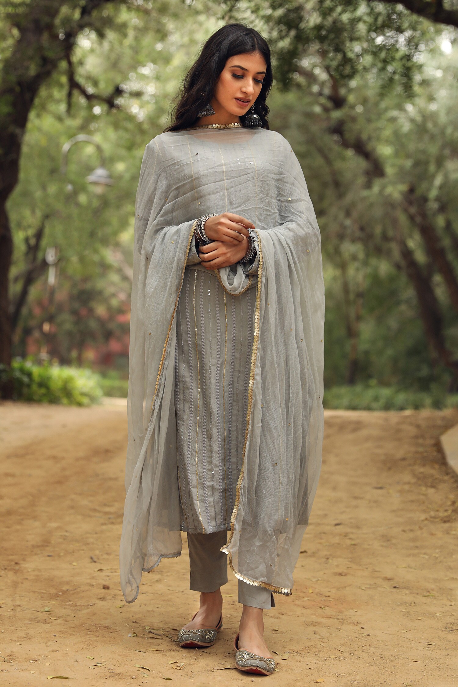 Aggregate 146+ gray kurti combination best - netgroup.edu.vn