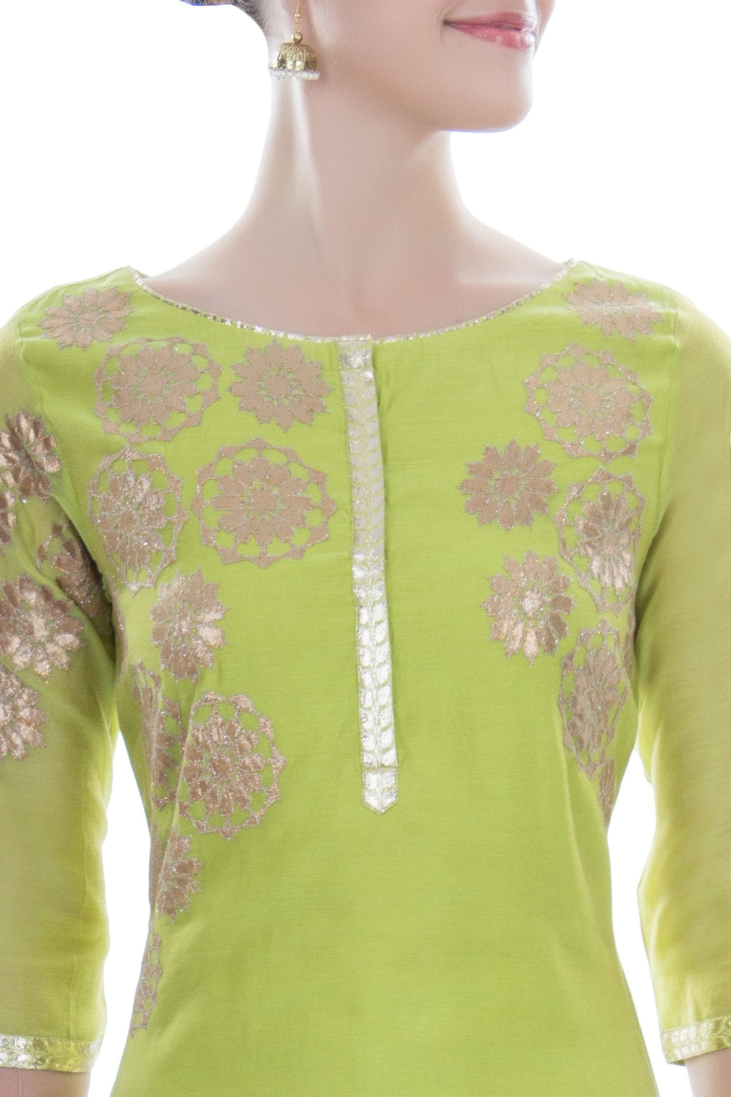 Buy Amrita Thakur Green Embellished Kurta Set Online | Aza Fashions