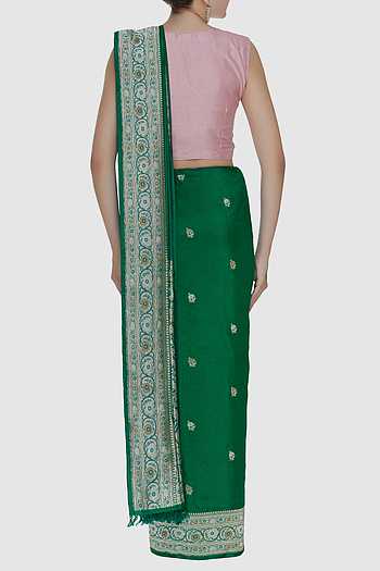 Women Green Cotton Blend Dyed Saree With Unstitched Blouse