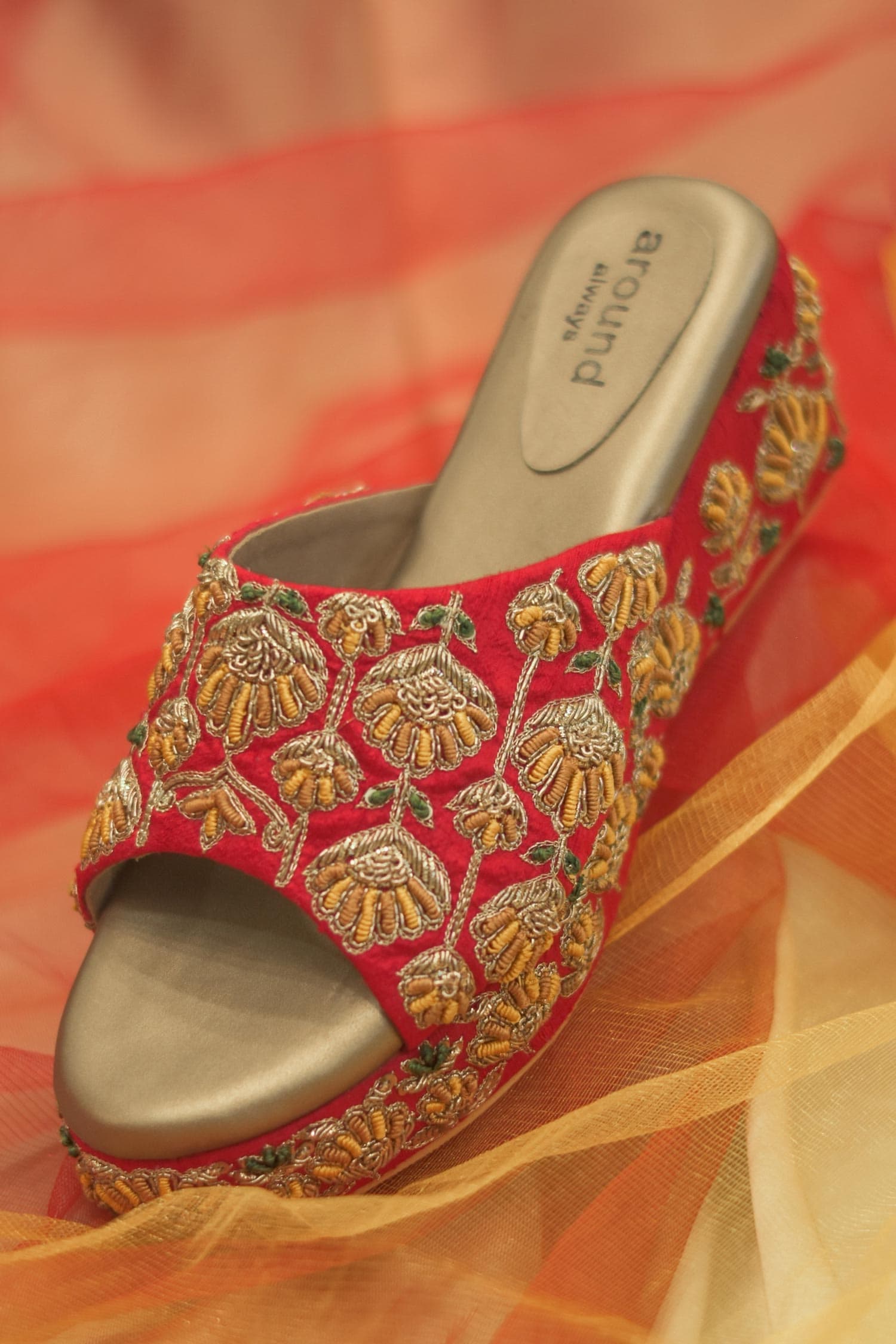 Beautiful indian bridal golden wedges.  http://www.maharaniweddings.com/gallery/photo/82769 | Bridal sandals heels, Bridal  sandals, Bridal sandals wedge