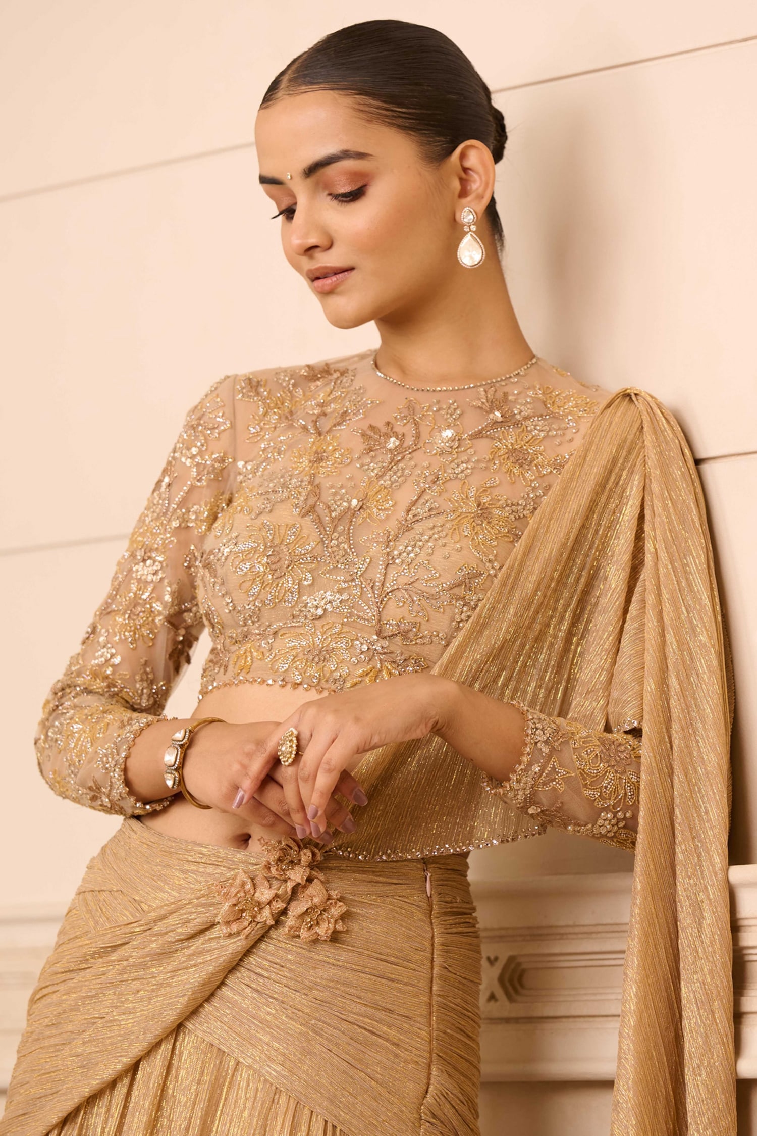 Golden blouse design: Find trendy and stylish Blouse Designs for saree