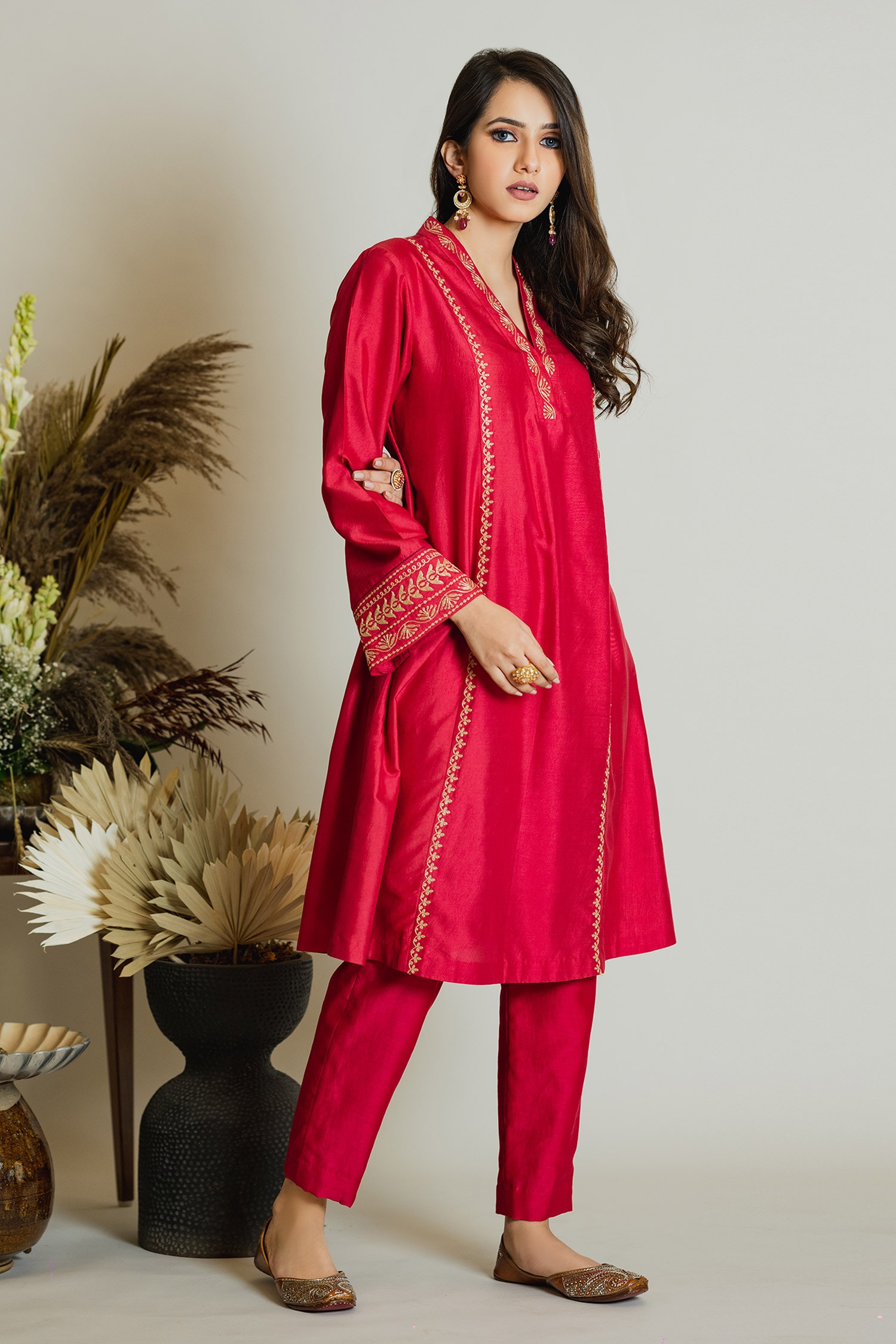 Buy Maliha by Anar and Anoli Red Chanderi Silk Kurta And Pant Set ...