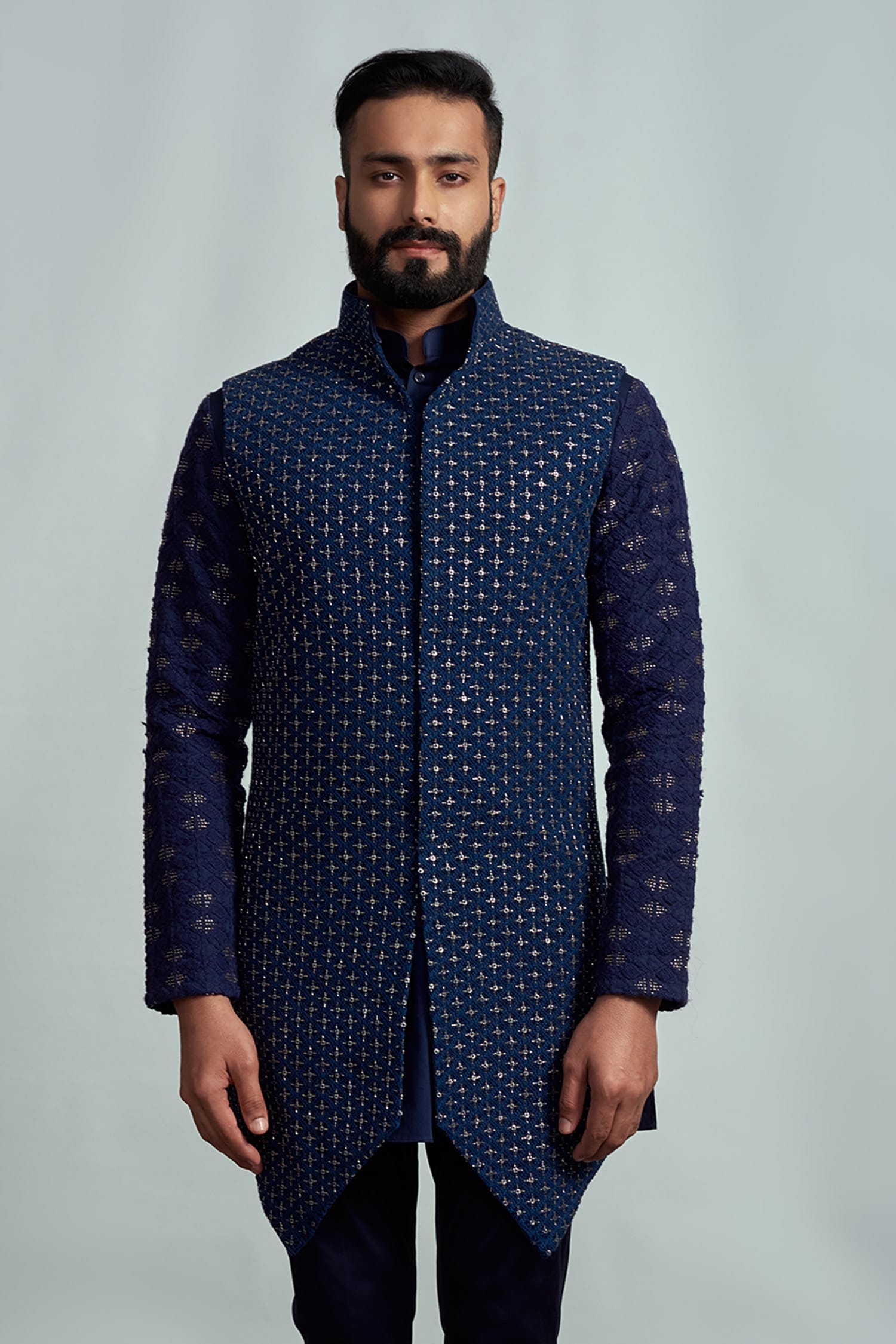 Arjun Kilachand Blue Suiting Embroidered Bundi And Kurta Set For Men