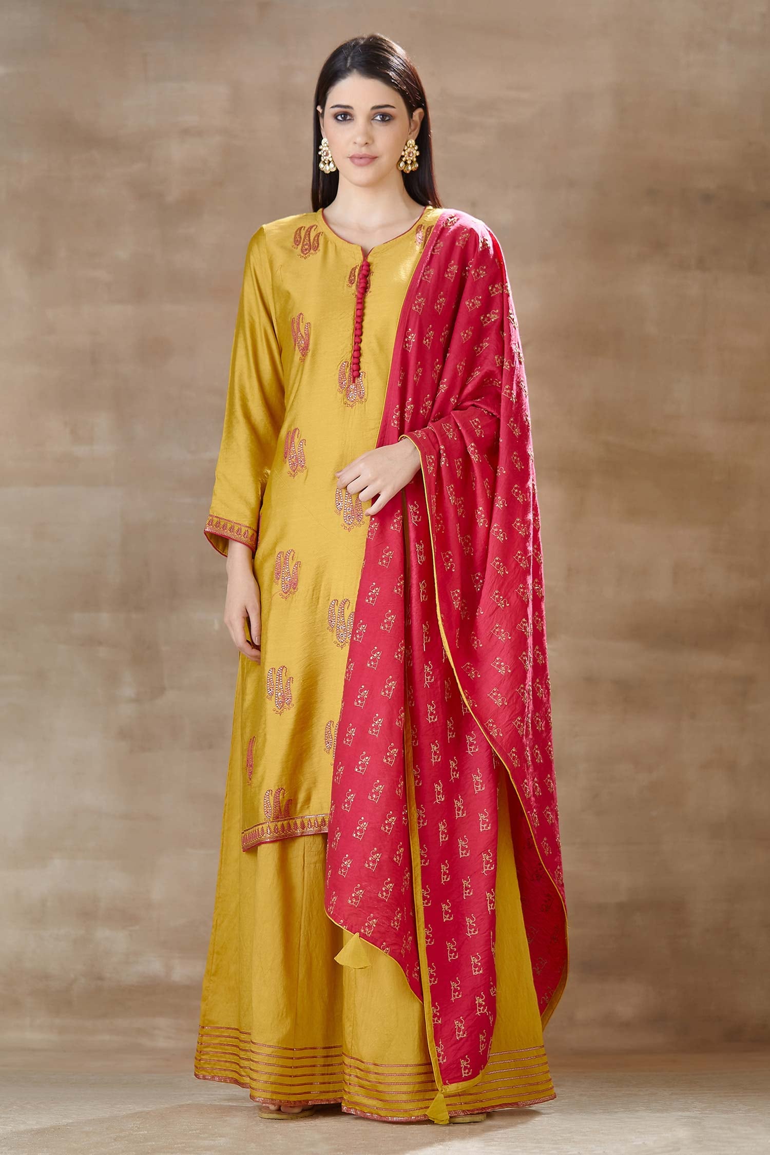 sharara aur kurti