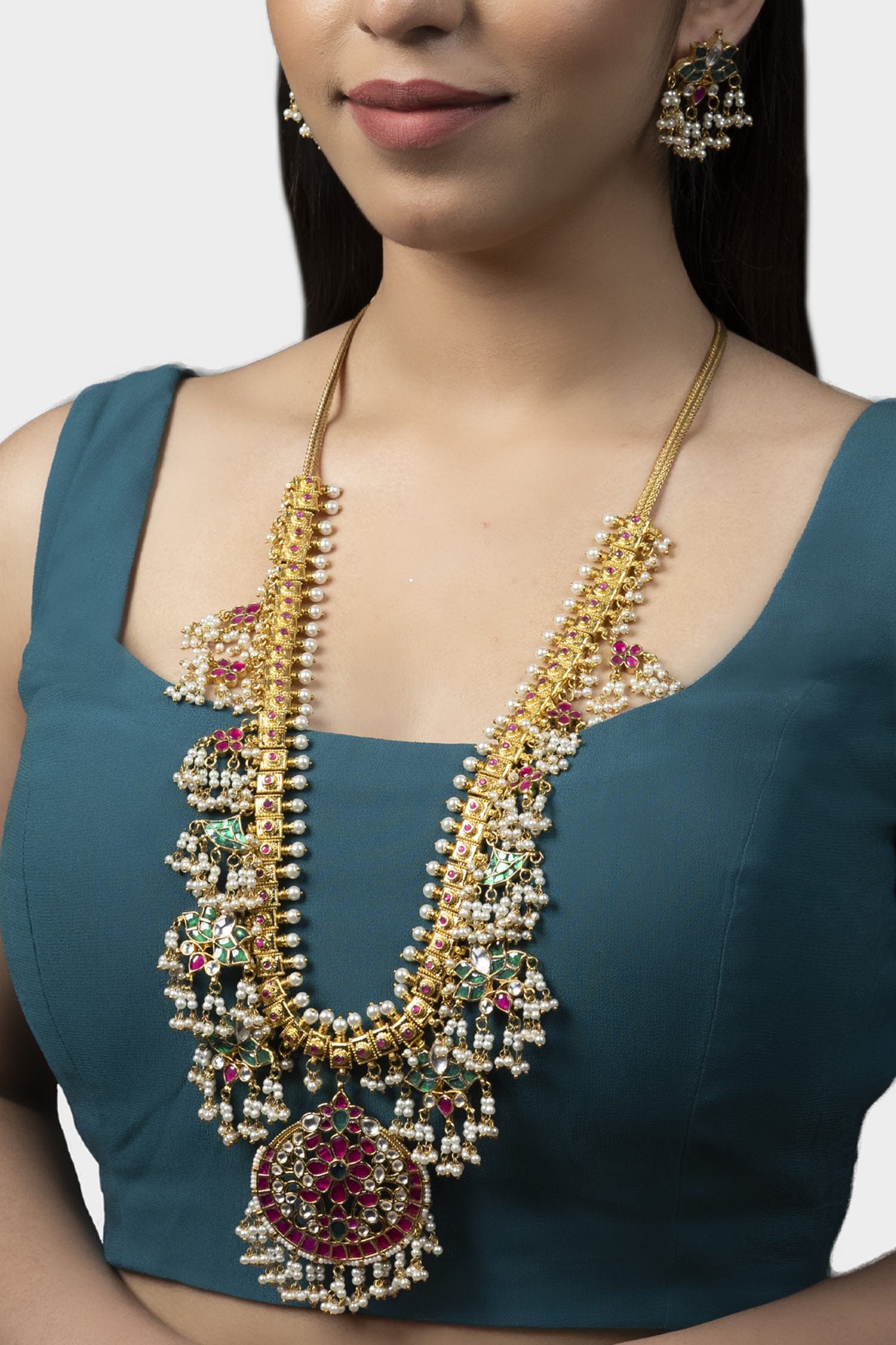 trending long necklace