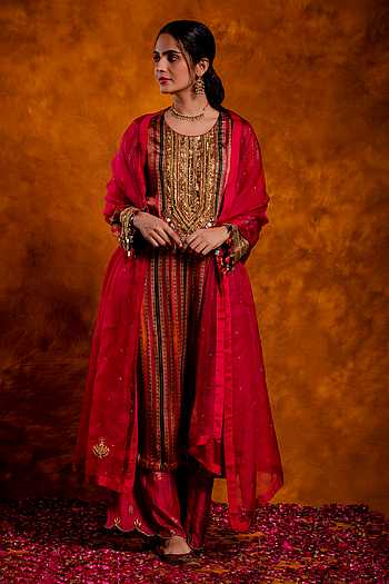 Women Maroon And Black Three-Quarter Sleeves Printed Kurta-Palazzo With Pockets Dupatta And Fask Mask