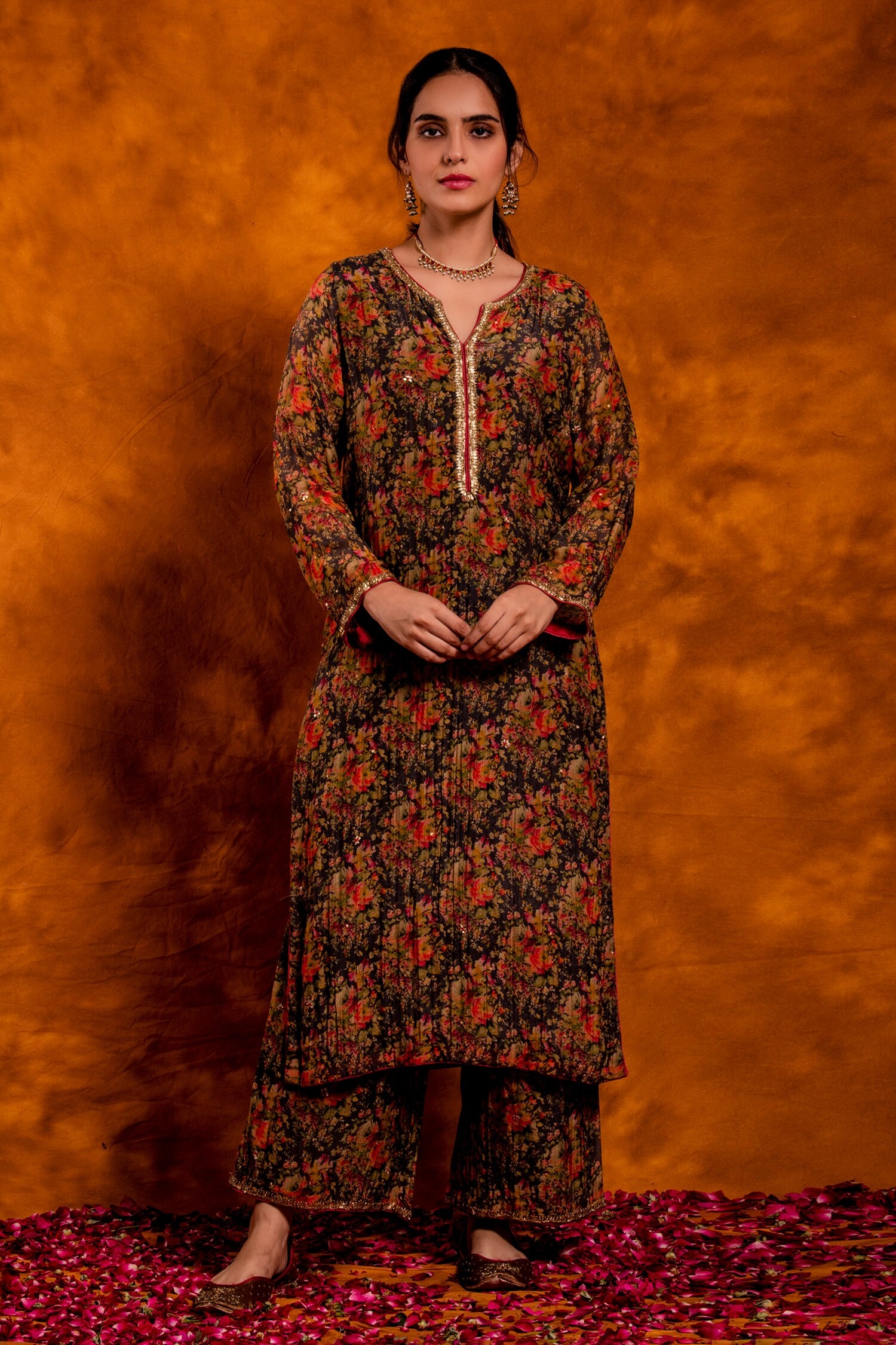 Top more than 80 winter wear kurtis super hot - songngunhatanh.edu.vn