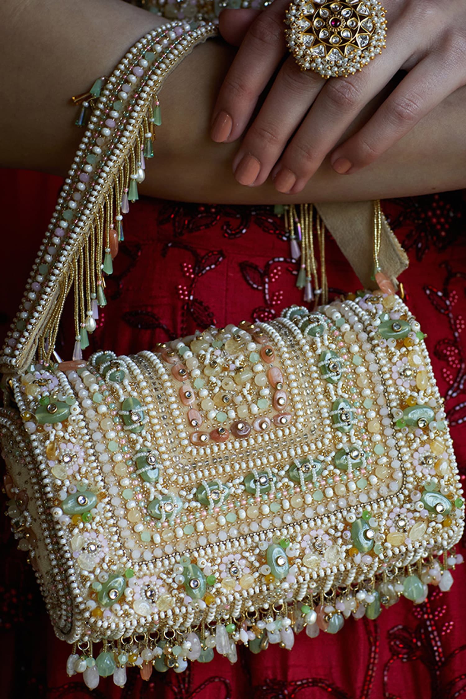 GoldGiftIdeas Women's Potli Bags for Gift, Bridal Clutch, Ethnic Rajasthani  Potli Bags for Return Gift, Jain Shagun Potlies, Traditional Party Favor  Bags (Set of 4) : Amazon.in: Fashion