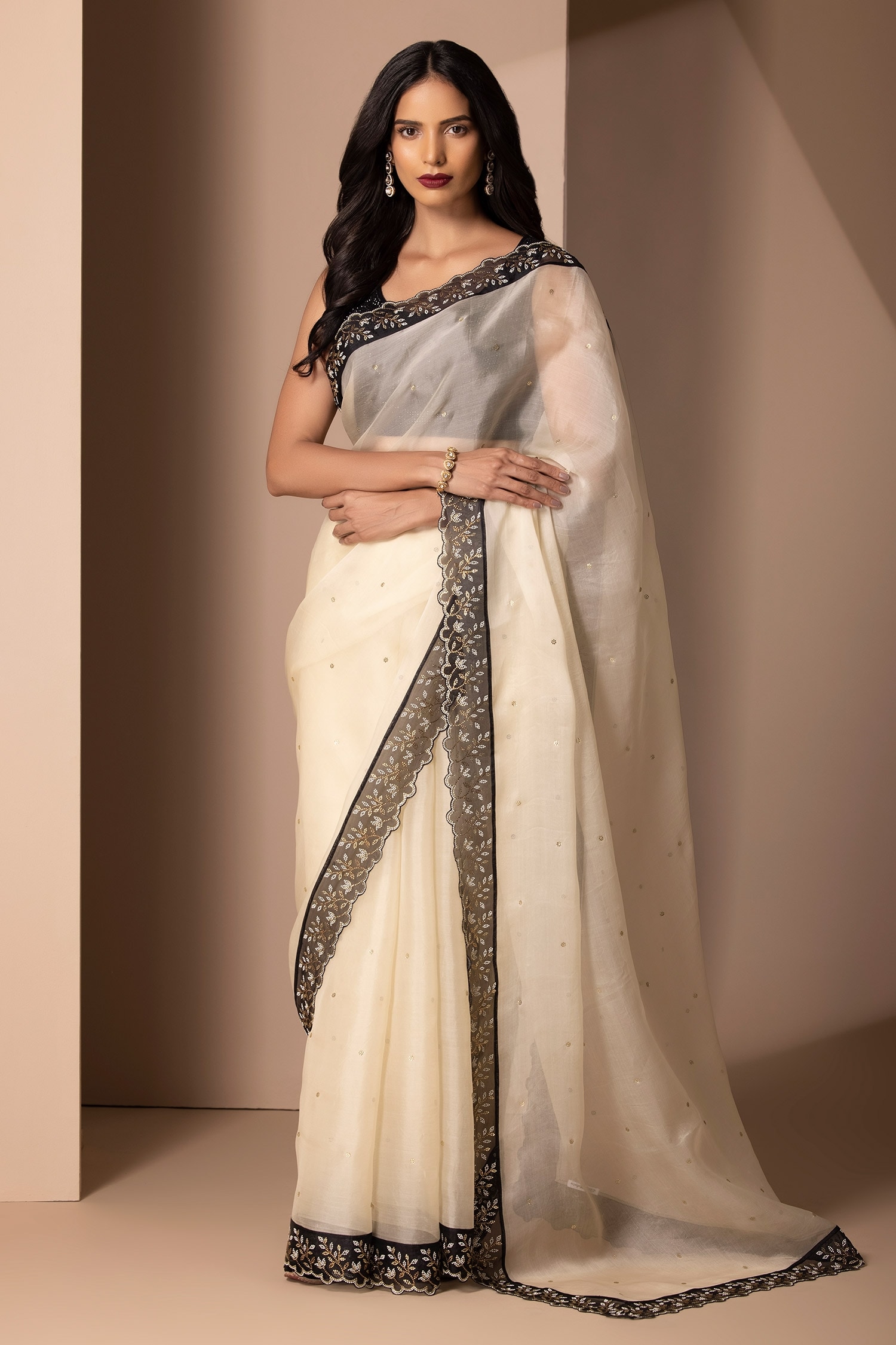 Vestigial Off White Soft Silk Saree With Symmetrical Blouse Piece –  LajreeDesigner