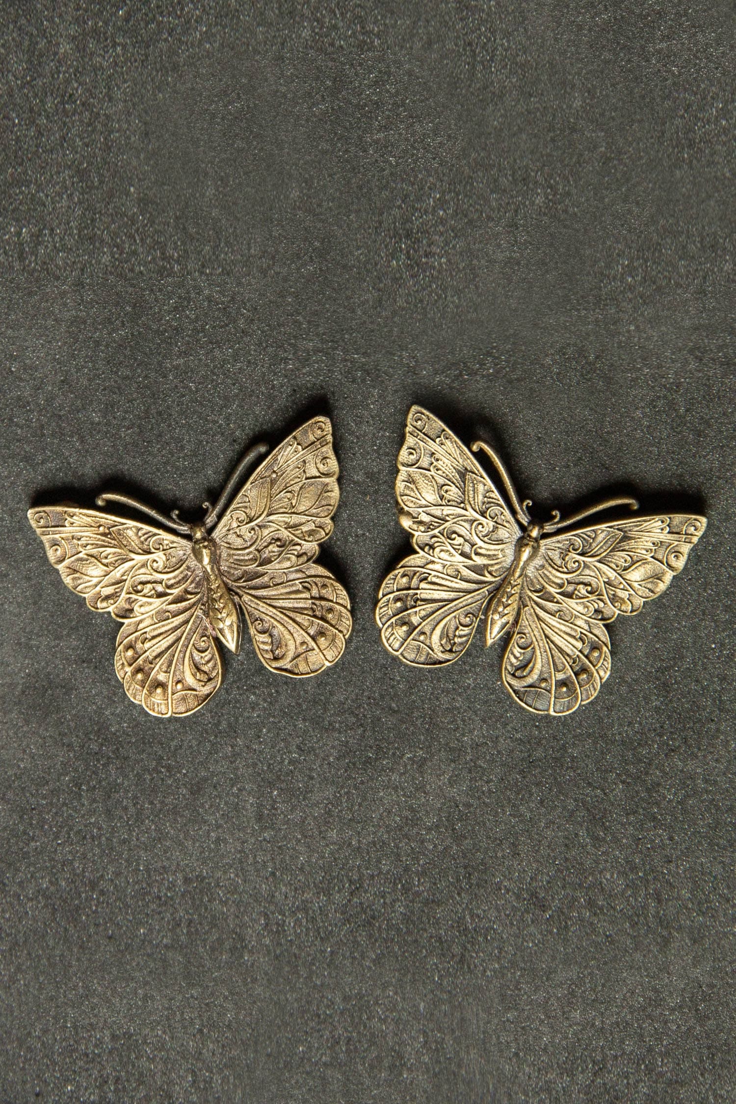 Buy Cosa Nostraa Gold Butterfly Collar Tips Online | Aza Fashions