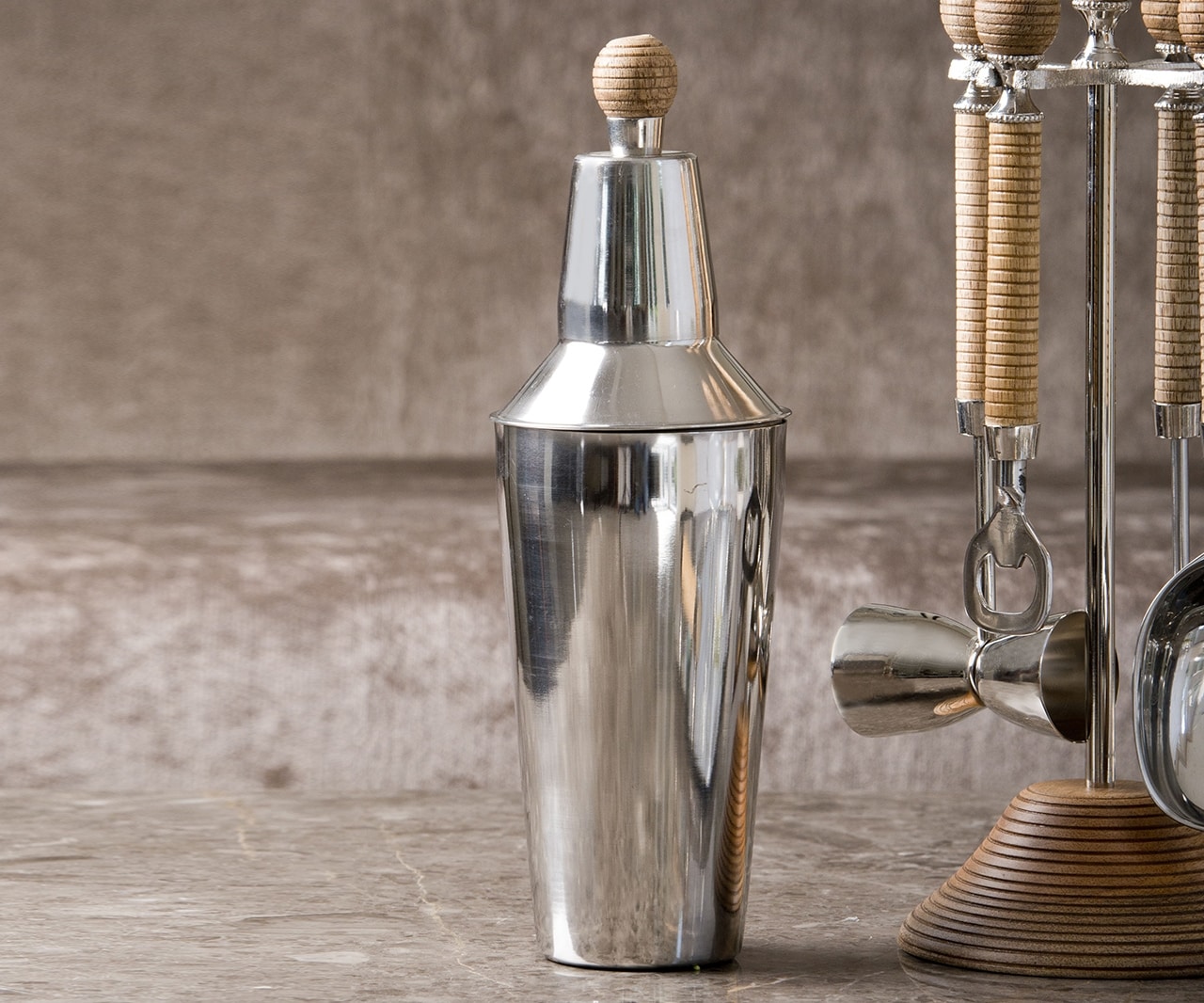 Buy Elm & Oak Brisbane Cocktail Shaker Online Aza Fashions