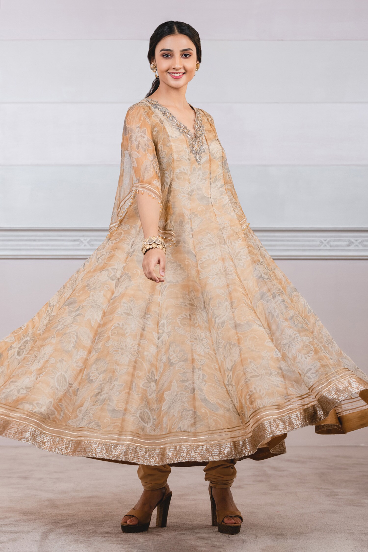 最新情報 新品♡ TARUN TAHILIANI シルクワンピース SUNMOTOYAMA