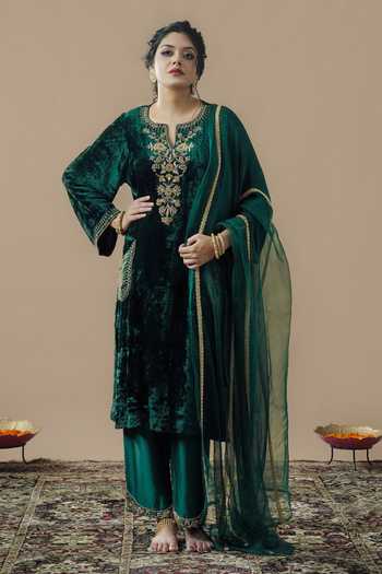 Women Floral embroidered green round_neck Kurta set With trouser and dupatta