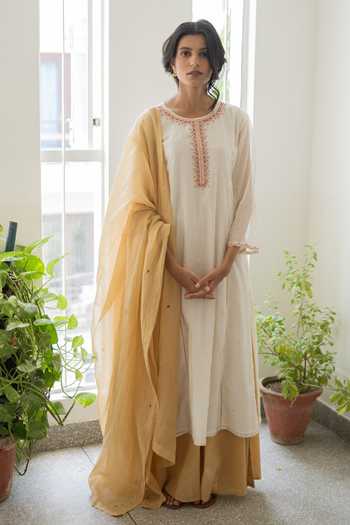 Juanita- Classic ivory handwoven chanderi