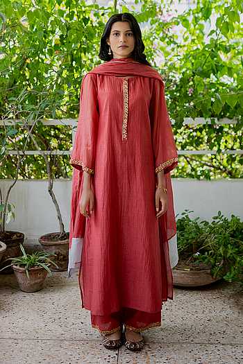 Juanita-Featuring Handwoven Chanderi Kurta Set with Resham Zari