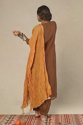Juanita- Handwoven chanderi ochre comfort fit kurta set with tissue detailing