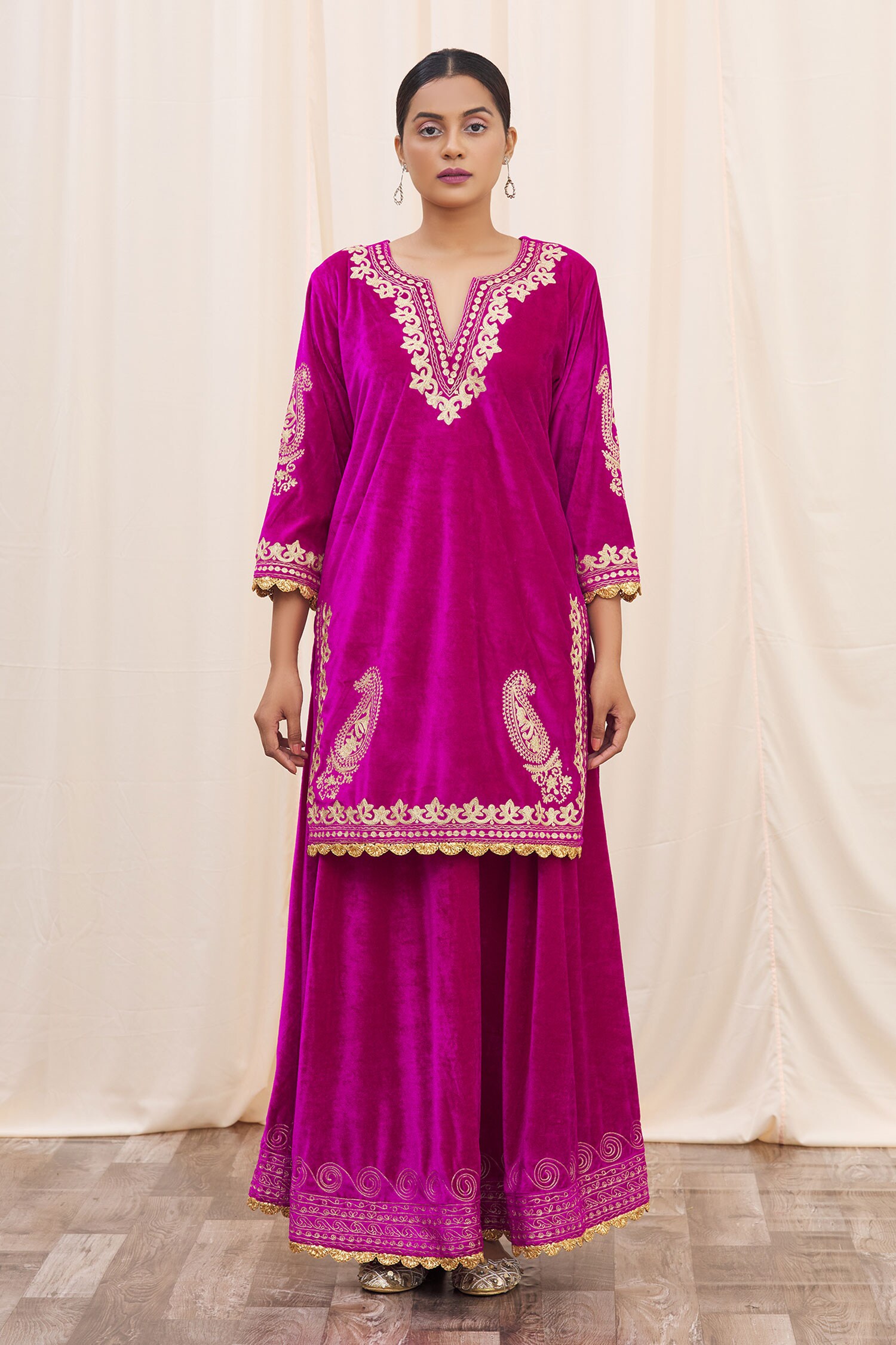 Buy Samyukta Singhania Pink Velvet Kurta Set Online | Aza Fashions