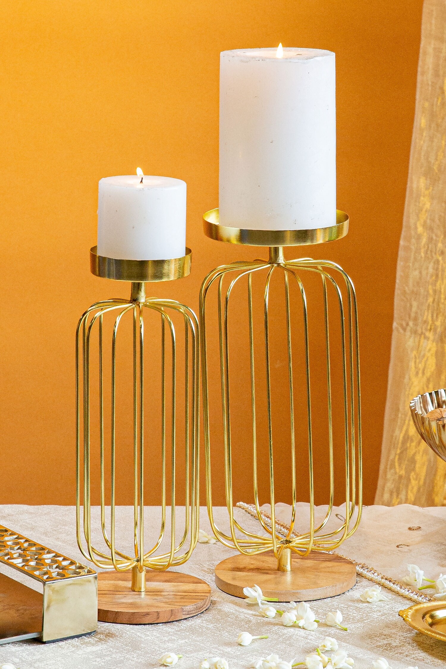 Buy Logam Nysa Candle Holder Online Aza Fashions