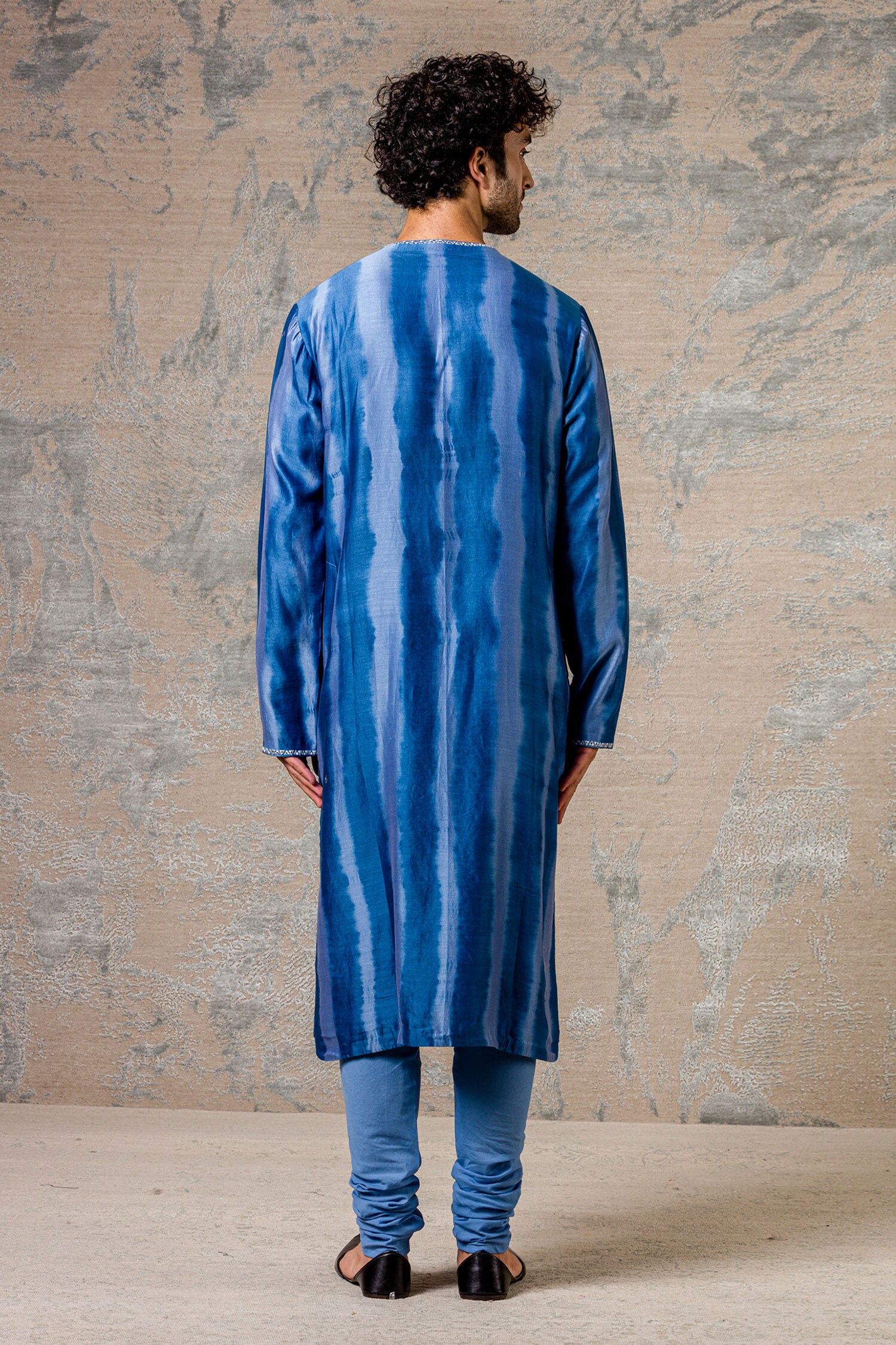 Buy Tie & Dye Kurta Set by Devnaagri Men at Aza Fashions