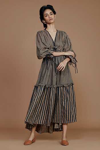 V NECK TIERED DRESS THE CALL OF CATALONIA