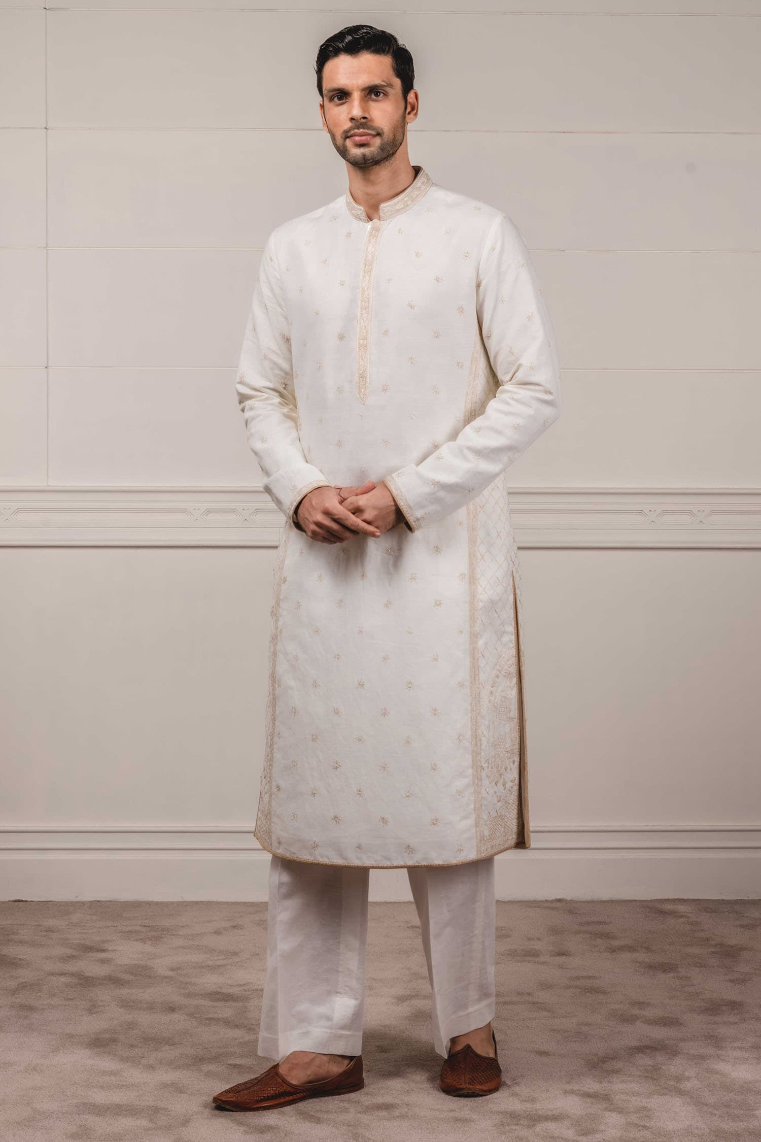 Buy Tarun Tahiliani Men Linen Embroidered Kurta And Pant Set Online