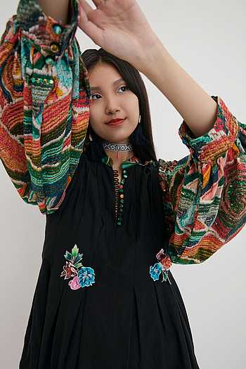 Buy Black 100% Cotton Wave Motifs Notched Puff Sleeve Dress For