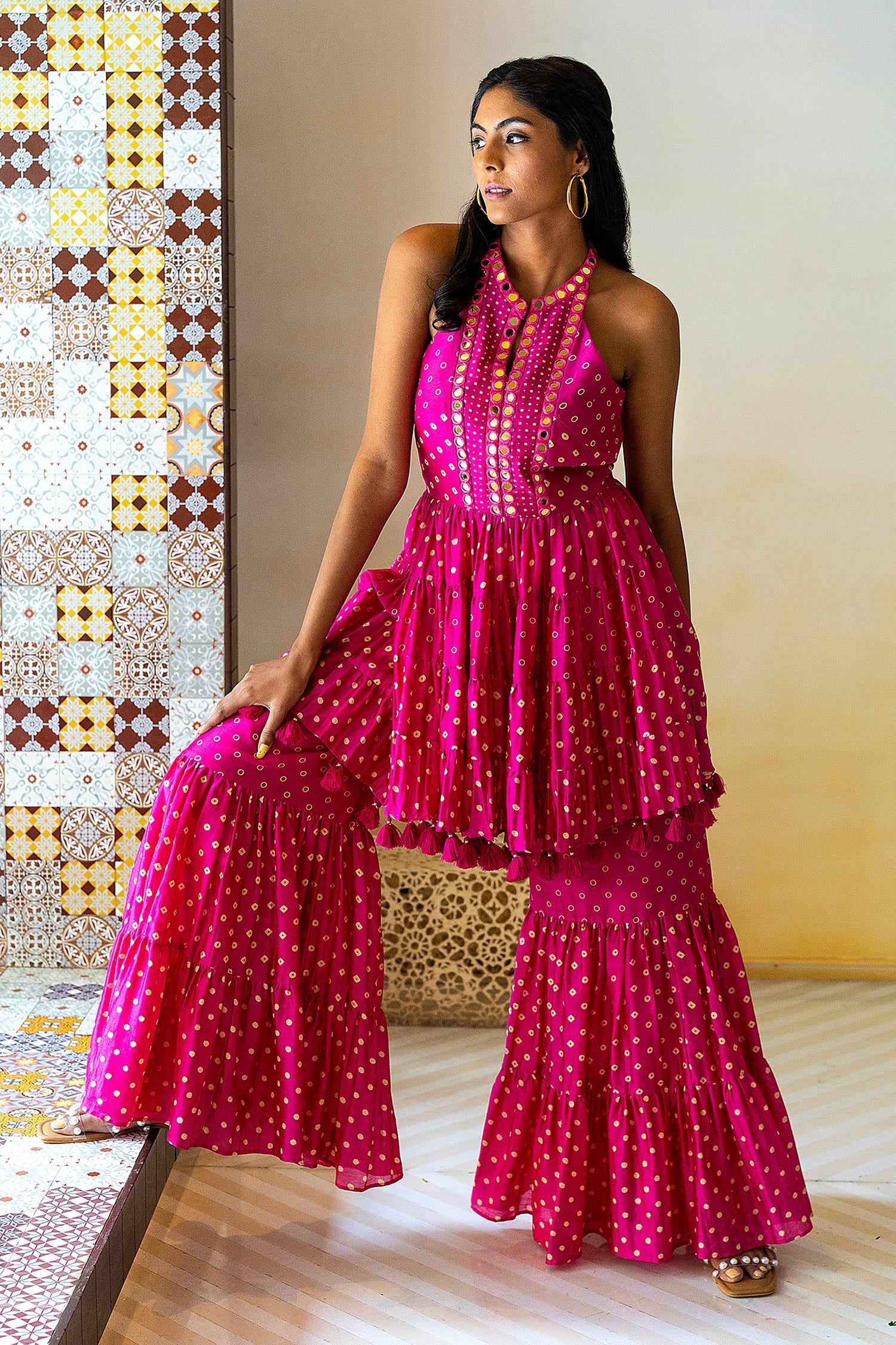 Aggregate 80+ bandhani gown pattern best