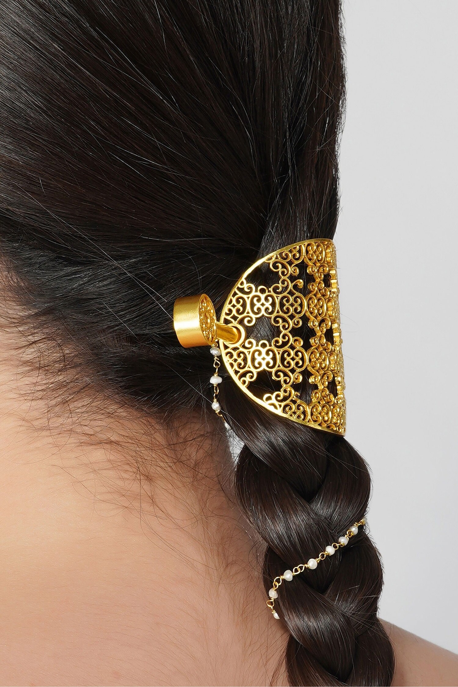 Buy Zariin Gold Plated Cutwork Hair Pin Online | Aza Fashions