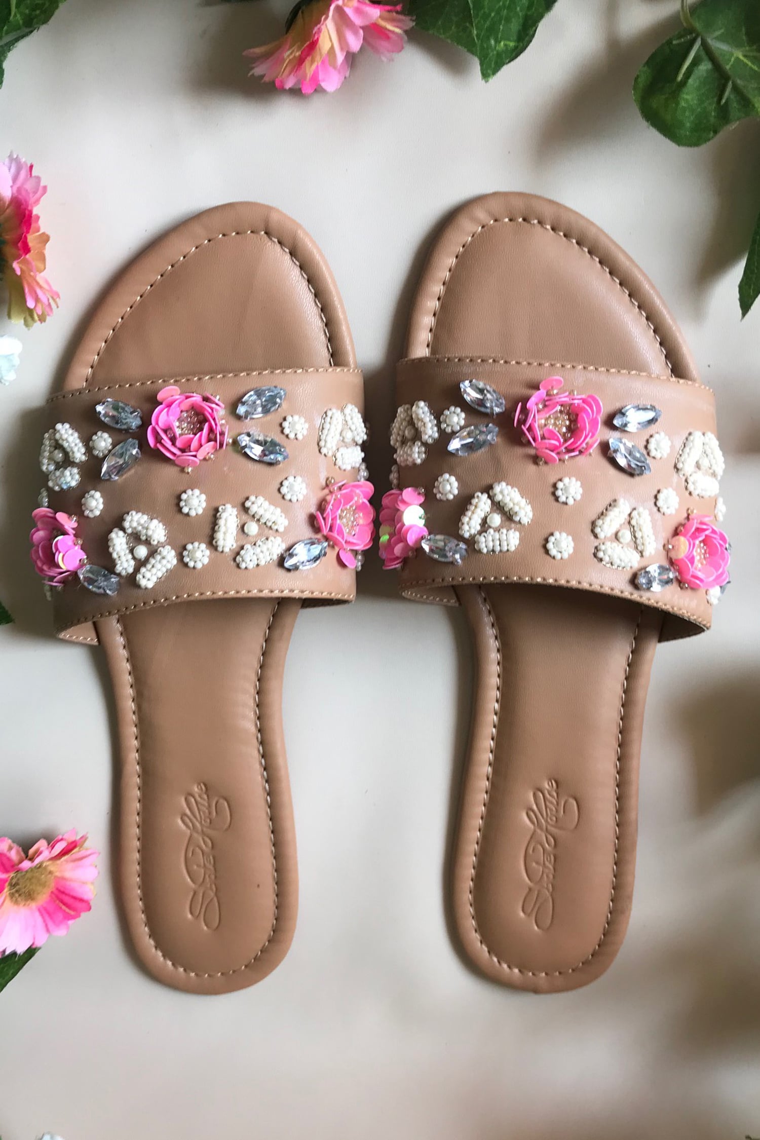 womens floral sliders